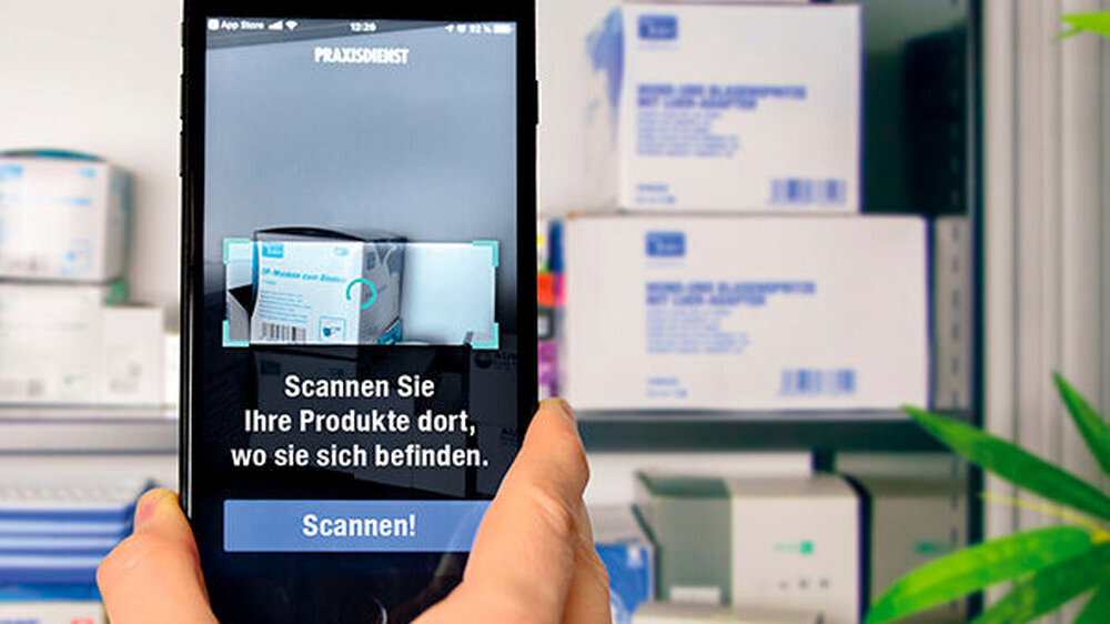 Materialbestellung für die Praxis über das Smartphone als Barcode-Scanner: Die neue App bei Praxisdienst macht es möglich.
