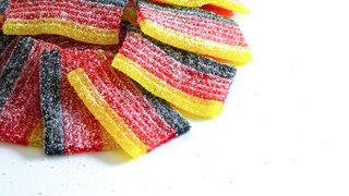 Süßigkeiten in Form einer Deutschland-Flagg