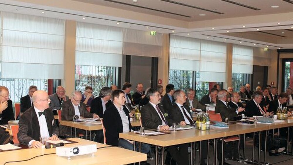Eine konzentrierte Diskussion im Plenum ... |