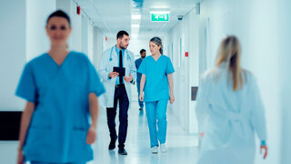Ärzte im Krankenhaus