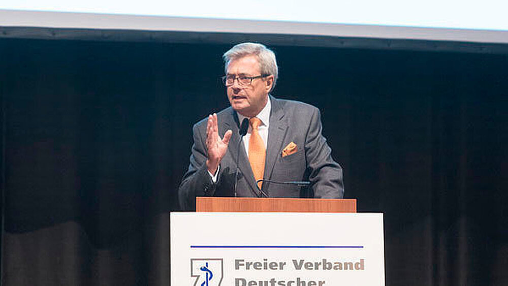 Dr. Wolfgang Eßer: „Mit dem Selbstverwaltungsstärkungsgesetz, dessen euphemistisscher Name zutreffenderweise in ’Zwangsverwaltungsgesetz’ geändert werden müsste, will man ganz offensichtlich die Selbstverwaltung zerstören.“ |