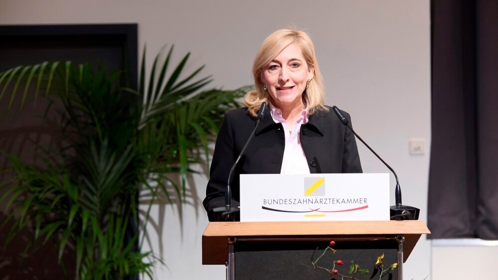 Bundesgesundheitsministerin Nina Warken (CDU) bei der BZÄK-Bundesversammlung am 31.10.2025 in Berlin