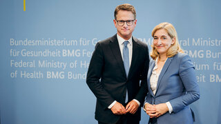 Amtsübergabe im BMG von Nina Warken an Carsten Linnemann