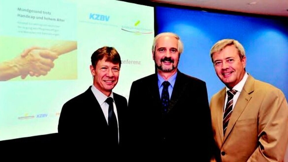 Plädierten für einen neuen politischen Ordnungsrahmen in der Alters- und Behindertenzahnnheilkunde: Dr. Dietmar Oesterreich, Prof. Dr. Andreas Schulte, Dr. Wolfgang Eßer (v.l.)