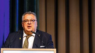 Dr. Dr. Frank Wohl, Präsident der Bayerischen Landeszahnärztekammer, bei der Eröffnung des 65. Bayerischen Zahnärztetages