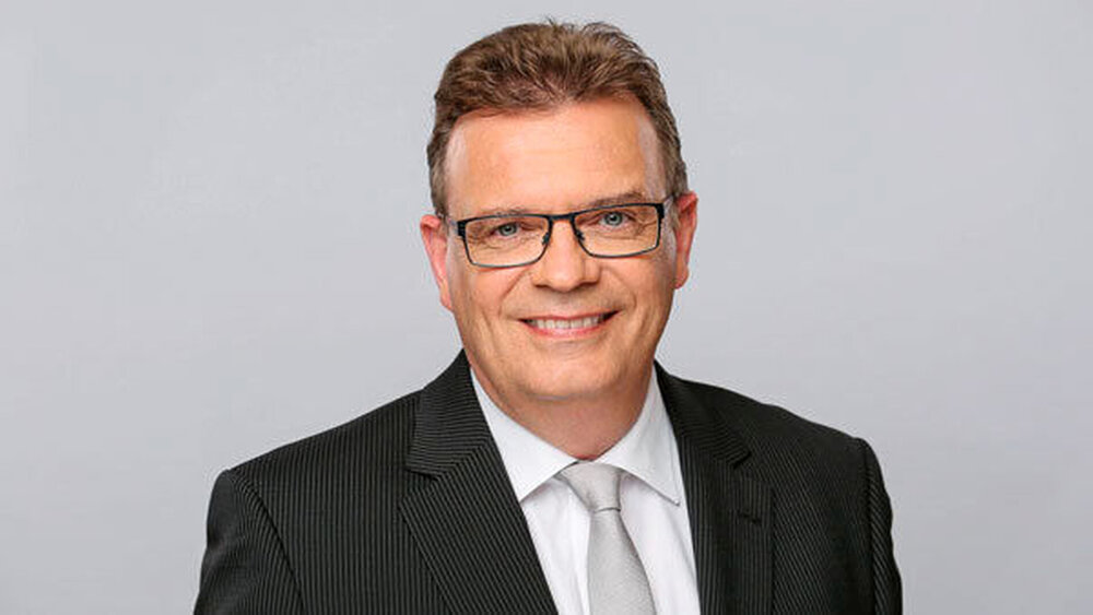 ”Jetzt gibt es endlich einen Beleg für das vorhandene Bauchgefühl vieler Kollegen und für die Kritik an der stetig wachsenden Bürokratielast", Prof. Dr. Christoph Benz |