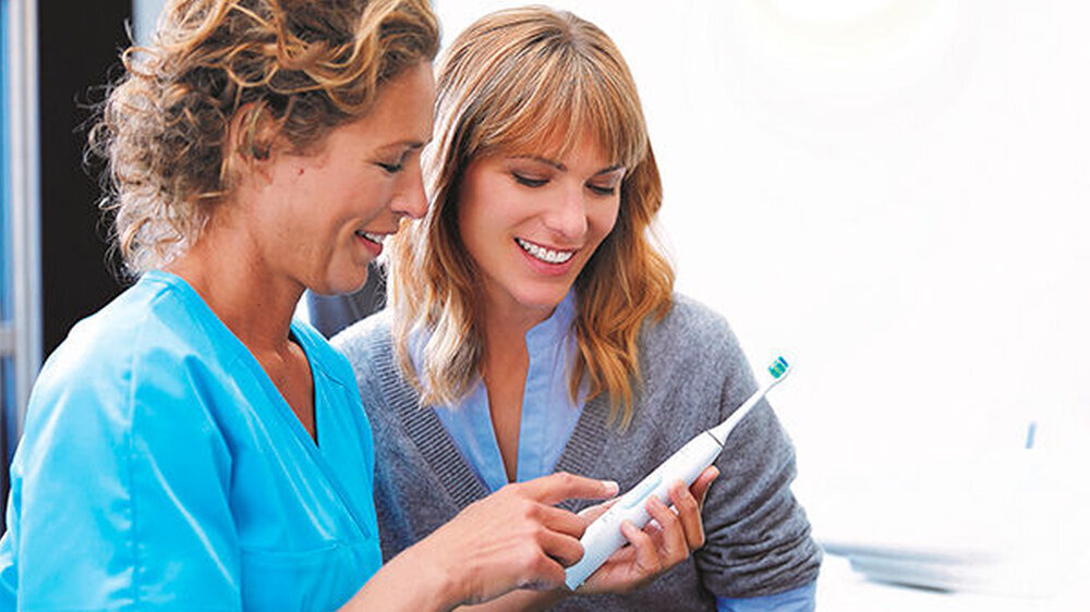 Seit 17. August 2020 ist das neue Philips Sonicare Patienten-Testprogramm für Zahnarztpraxen verfügbar. Damit können sich Patienten in der Praxis von der Zahnreinigung mit mit einer Schallzahnbürste überzeugen.