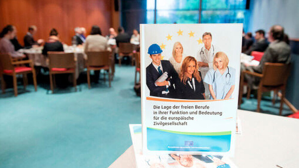 Abgeordnete des Europäischen Parlaments diskutierten mit zahnärztlichen Standesvertretern, EU-Vertretern der Freien Berufe und EU-Politikern über die Belange von Freiberuflern.