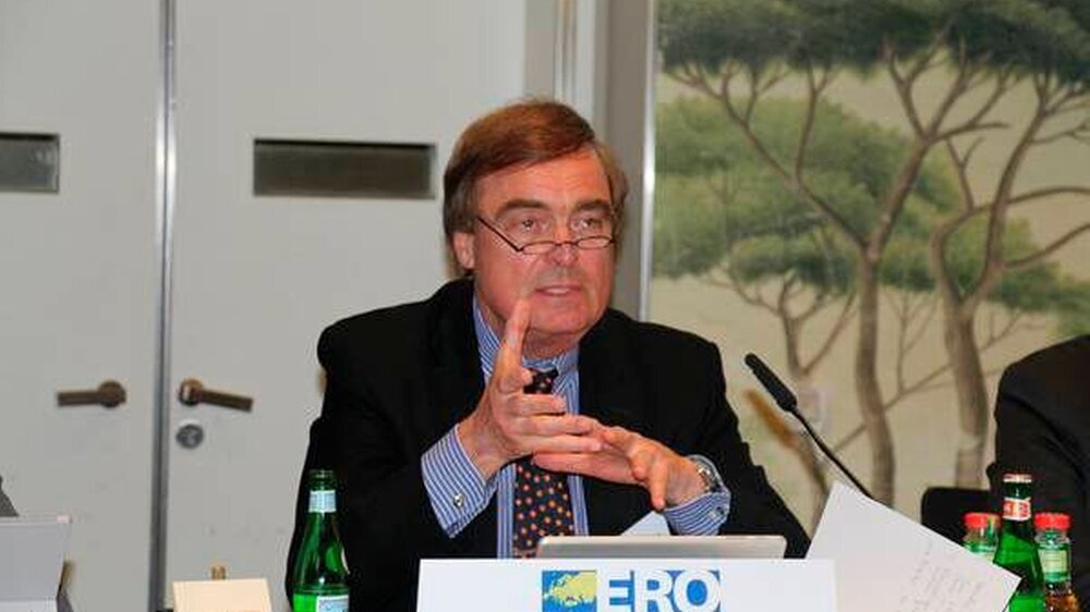 Mit der Amtsübergabe von Dr. Anna Lella (Polen) an Dr. Michael Frank steht nun ein deutscher Zahnarzt der Europäischen Regionalorganisation (ERO) des Weltzahnärzteverbandes FDI vor.