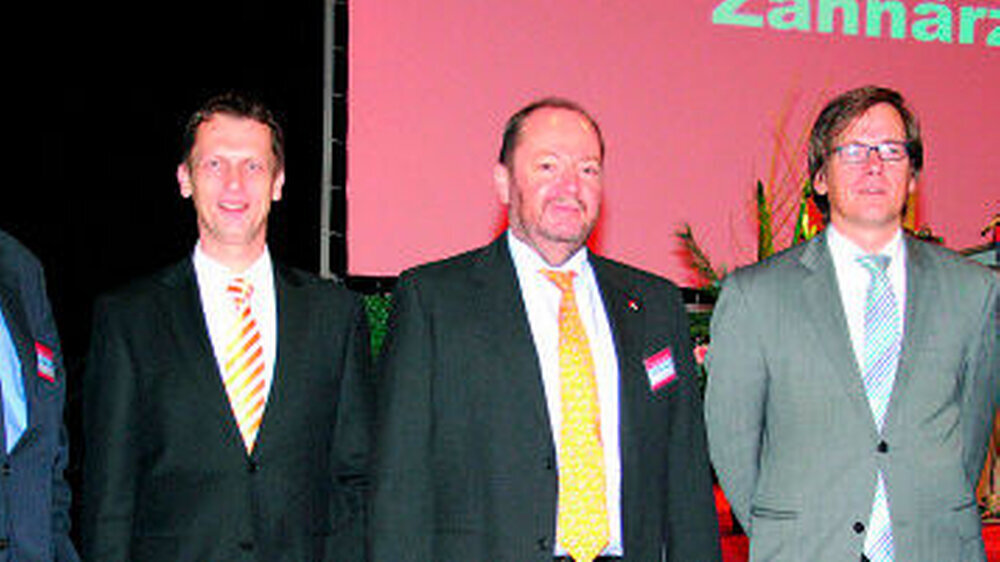 V.l.n.r.: Prof. Georg Meyer, Bürgermeister Holger Kelch, Jürgen Herbert, Dr. Heinrich-Daniel Rühmkorf und Dr. Gerhard Bundschuh