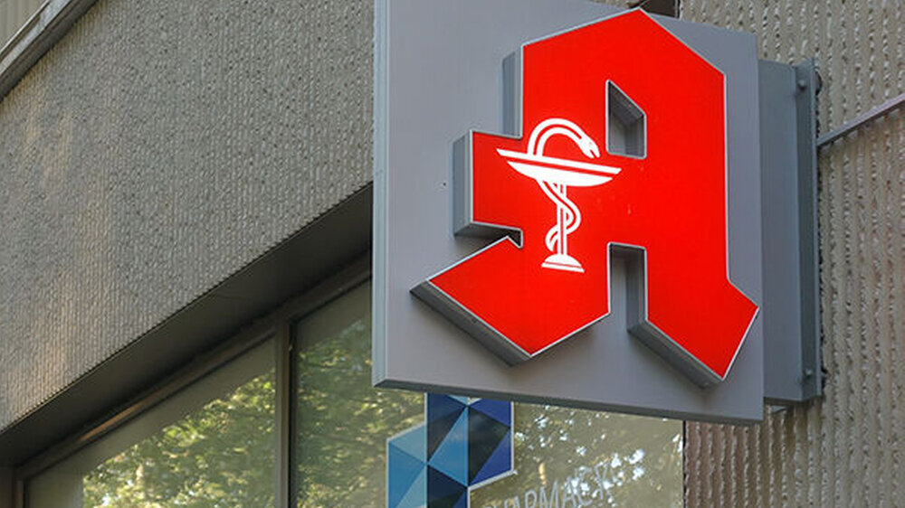 Die Apotheke vor Ort wird gestärkt: Versandapotheken dürfen Krankenversicherten künftig keine Boni und Rabatte mehr auf verschreibungspflichtige Medikamente geben.