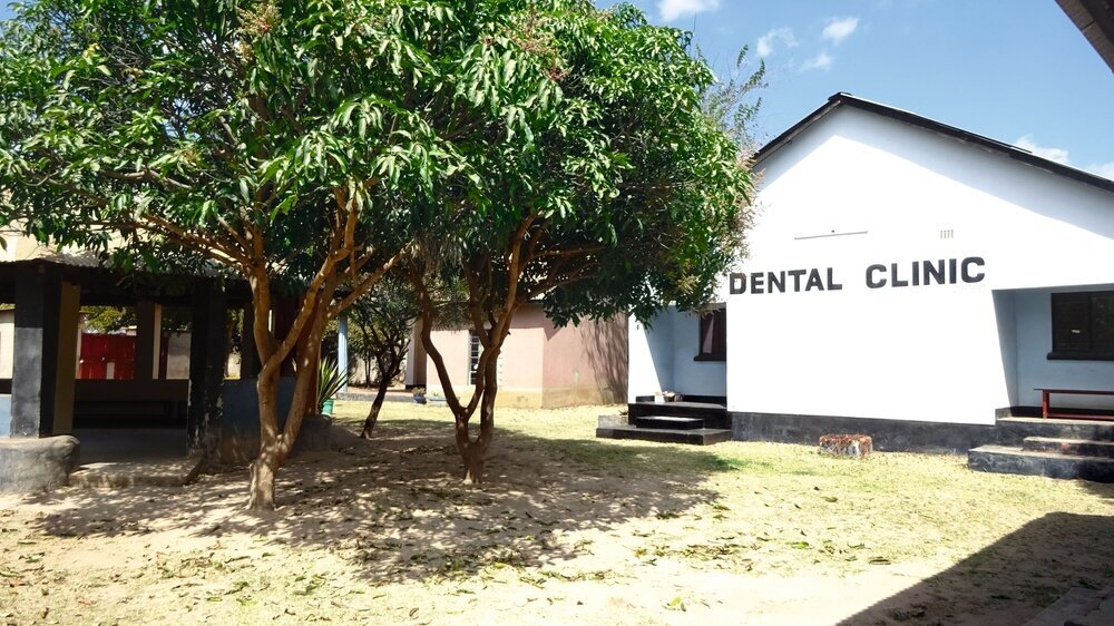 Zahnärzte ohne Grenzen und „Ein Haus für Kinder“ in Sambia Zahnärzte ohne Grenzen und „Ein Haus für Kinder“ in Sambia