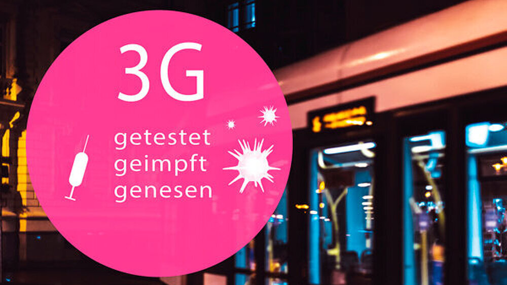 In vielen Städten gilt in Bus und Bahn mittlerwiele 3G. Arzt- und Zahnarztpraxen dürfen die Regel aber nicht zur Voraussetzung für Behandlungen machen.