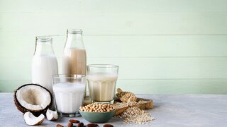 Vegan Milchalternativen auf Basis pflanzlicher Proteine