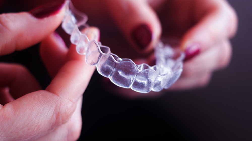 Gewerbliche Anbieter von Aligner-Behandlungen können aktuell das ZHG unterlaufen, weil sie im Unterschied zu Zahnärzten und Kieferorthopäden nicht der Aufsicht der Kammern unterliegen.