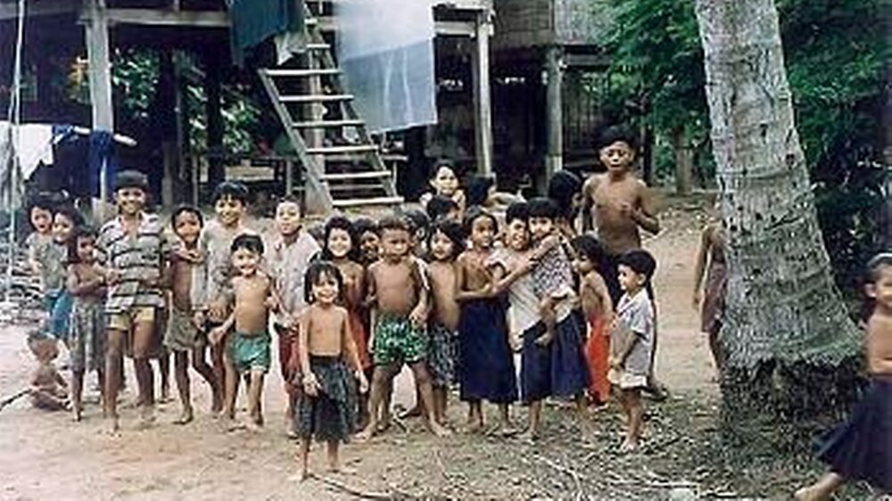 Glückliches Kinderlachen – das Projekt „Asia Smile“ bringt diesen kleinen Patienten zahnärztliche Versorgung.