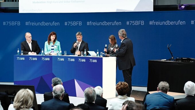 BFB Jubiläumsfeier 75 Jahre - Habeck im Panel-Talk BFB Jubiläumsfeier 75 Jahre - Habeck im Panel-Talk