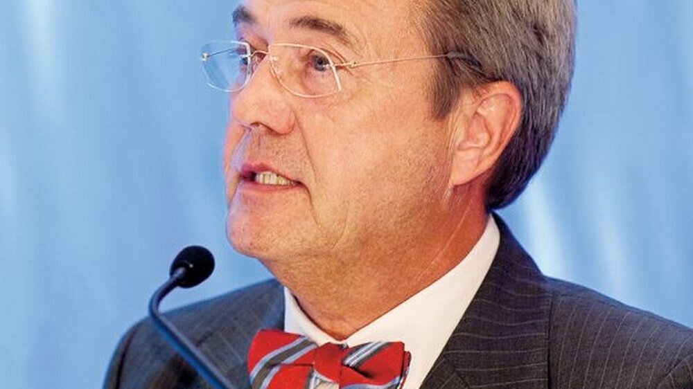 Einsatz für eine zahnarzt- und patientengerechte Ausgestaltung des PKV-Basistarifs: KZBV-Vorstandsmitglied Dr. Wolfgang Eßer