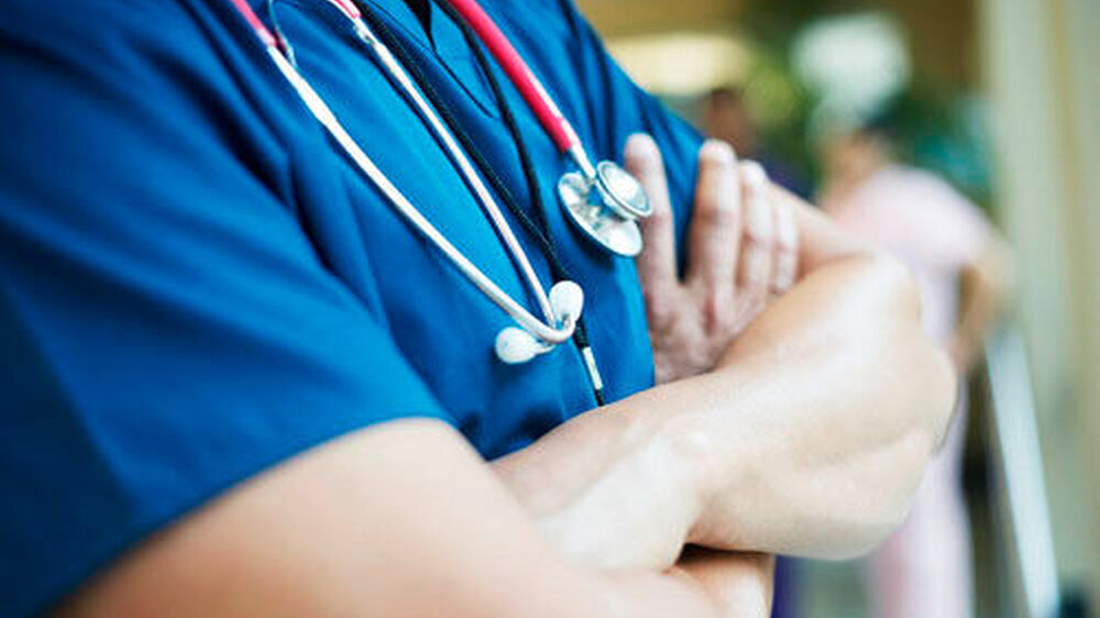 Wenn er die Hände verschränkt, hilft der zweite Gesundheitsmarkt nicht weiter ...