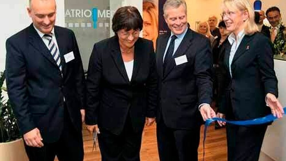 Eröffnungsritual im ATRIO-MED (v.l.n.r) : Olav Skowronnek, Rehasan, Ministerin Ulla Schmidt, TK-Chef Norbert Klusen und die Kölner Bürgermeisterin Elfi Scho-Antwerpes