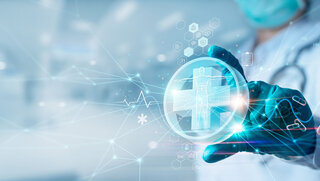 Symbolbild Digitale Gesundheitsversorgung auf einem virtuellen Hologrammbildschirm.
