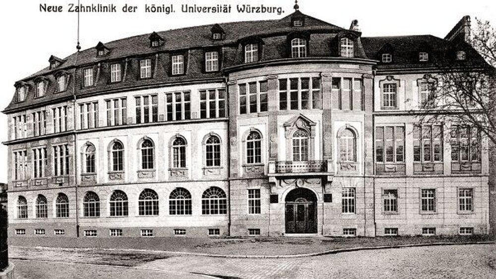Abbildung 1: Ansichtskarte der Würzburger Zahnklinik zur Eröffnung im April 1912. | Abbildung 1: Ansichtskarte der Würzburger Zahnklinik zur Eröffnung im April 1912. |