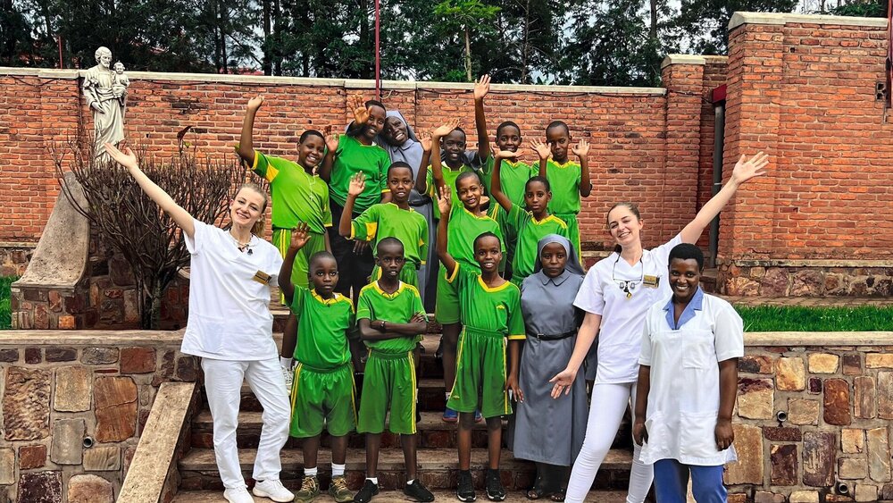 Zahnärztlicher Arbeitseinsatz in Ruanda in Kooperation mit dem Verein DentalRoots e.V