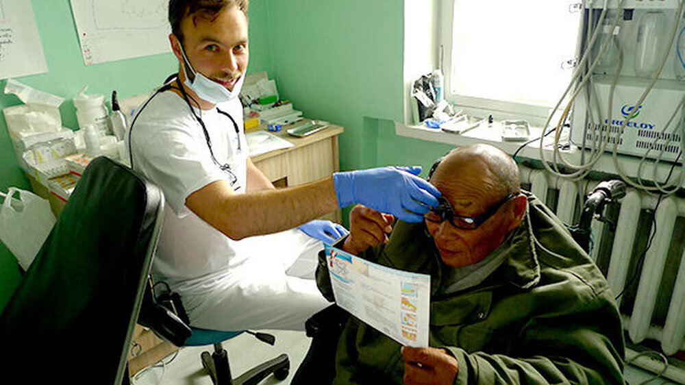 Kleine Geschenke erhalten die Freundschaft, neben Zahnpasta waren auch Lesebrillen sehr begehrt.