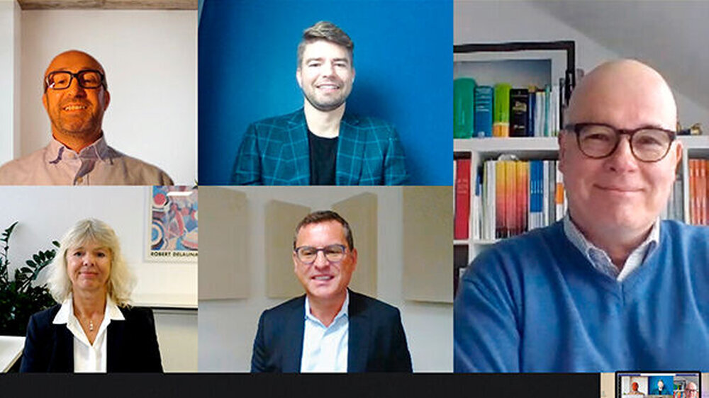 Diskutierten über die digitale Zahnarztpraxis: ZA Udo von den Hoff (o.l.), Dr. Robert Mühlig (oben Mitte), Sabine Zude (u.l.), Christoph Röger (unten Mitte) und Dr. Uwe-Axel Richter (r.).