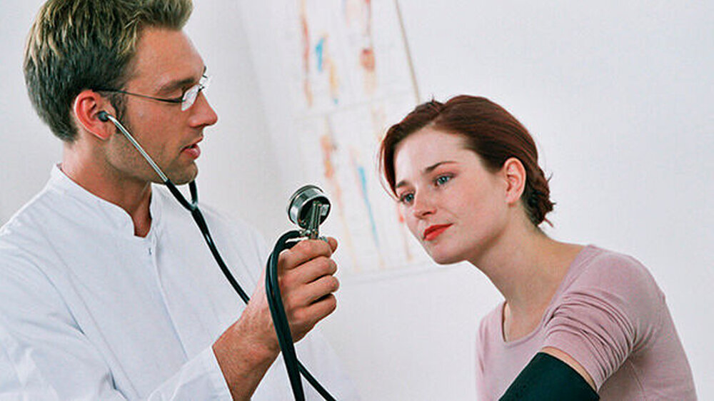 Ein hoher Blutdruck führt unbehandelt schnell zu verschlissenen Venen und Arterien. Kann ein Krebsmedikament die in dem Zusammenhang entstehenden Krampfadern verhindern?
