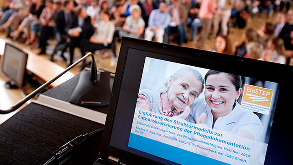 Das neue Modell zur Pflegedokumentation soll vor allem Zeit sparen. Zeit, die den Patienten zugute kommt.