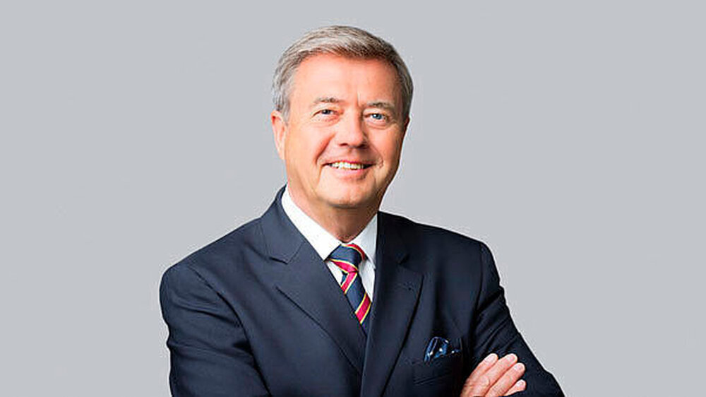 Dr. Wolfgang Eßer, Vorstandsvorsitzender der KZBV: "Jetzt ist der Schulterschluss der gesamten Selbstverwaltung notwendig, um Schaden von unserem funktionierenden und erfolgreichen GKV-System abzuwenden." | Dr. Wolfgang Eßer, Vorstandsvorsitzender der KZBV: "Jetzt ist der Schulterschluss der gesamten Selbstverwaltung notwendig, um Schaden von unserem funktionierenden und erfolgreichen GKV-System abzuwenden." |