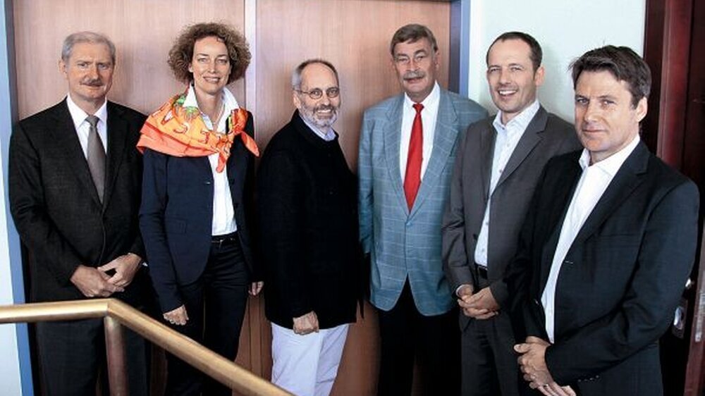 Diskutierten die Befragung Hamburger Zahnärztinnen (v. l.):\r\nDr. Helmut Pfeffer, Dr. Anja Seltmann, Dr. Thomas Einfeldt, Prof. Dr. Wolfgang Sprekels, Konstantin von Laffert und Dr. Thomas Clement