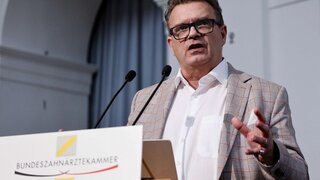 Prof. Dr. Christoph Benz, Präsident der Bundeszahnärztekammer, am 15. November 2024 in Hamburg.