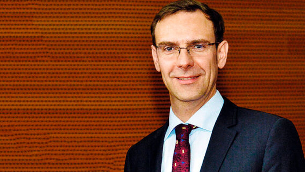 ... mit Dr. Sebastian Ziller die AS-Akademie leitet, |