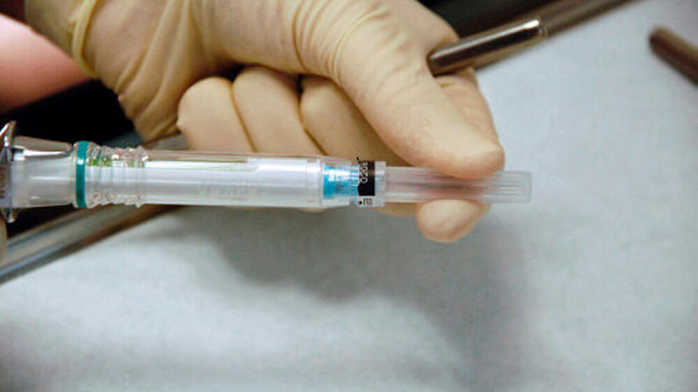 Die analgetische Wirkung des Lachgases in den zur Sedierung empfohlenen Konzentrationen ist nicht ausreichend für eine adäquate Schmerzausschaltung. Eine Lokalanästhesie ist daher bei schmerzhaften Behandlungen zwingend erforderlich.