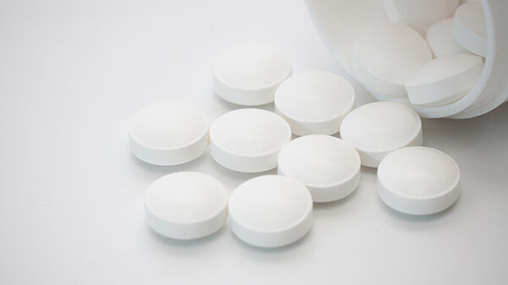 Probiotika aus Lutschtabletten können direkt auf die orale Mikrobiota einwirken. Und auch Präbiotika, die durch Mikroorganismen verstoffwechselt werden, können sich bei Zahnfleischentzündungen positiv auswirken.