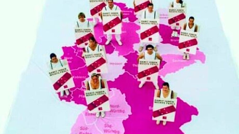 Die KBV-„Pflasterträger“ sorgten in Berlin für Aufsehen: Sie sammelten sich auf dem Gendarmenmarkt auf einer 50 Quadratmeter großen Deutschlandkarte und warben für eine flächendeckende ärztliche Versorgung.