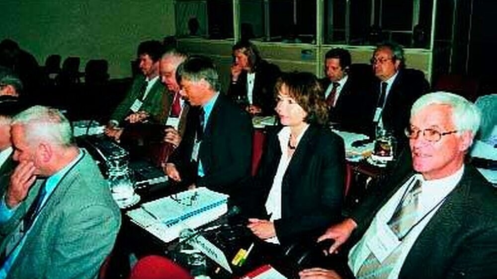 Die deutschen ordentlichen Delegierten zur ERO-Vollversammlung (v.r.n.l.): Dr. ritz-Josef Willmes und Barbara Bergmann-Krauss, BZÄK, Dr. Wilfried Beckmann. FVDZ, Dr. Jürgen Braun-Himmerich\r\nund ZA Ralf-Wagner, KZBV.