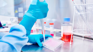 Tests mit Patientenproben im Labor