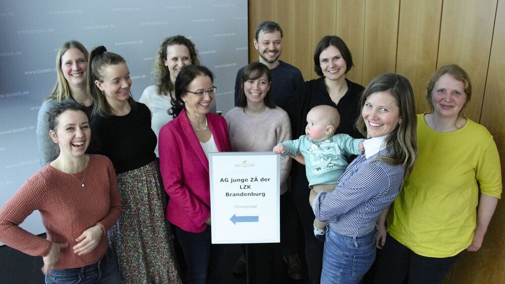 Arbeitsgruppe Junge ZahnärztInnen Arbeitsgruppe Junge ZahnärztInnen