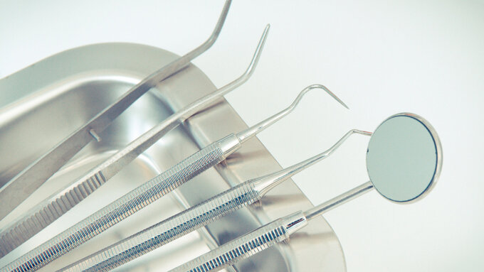 Instrumente beim Zahnarzt