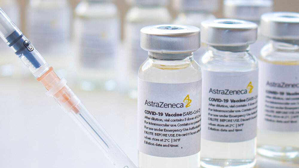 Die WHO empfiehlt vorerst weiter den Einsatz des AstraZeneca-Impfstoffs. Heute gibt die EMA ihre Entscheidung dazu bekannt.