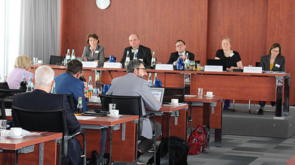 (v.l.n.r.) Prof. Dr. Indra Spiecker, ineges, MR Ortwin Schulte, ständige Vertretung der Bundesrepublik Deutschland bei der EU, Prof. Dr. Ferdinand Wollenschläger, Universität Augsburg, PD Dr. Claudia Maria Hofmann, ineges, und Prof. Dr. Astrid Wallrabe