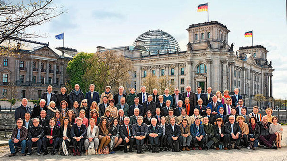25 Jahre EFP – Präsidenten und Delegierte aller 29 nationalen Gesellschaften feiern in Berlin. | 25 Jahre EFP – Präsidenten und Delegierte aller 29 nationalen Gesellschaften feiern in Berlin. |