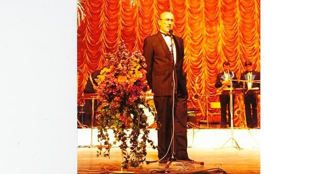 Dreihaupt bei seiner Ansprache zum Zahnärzteball Sachsen-Anhalt, 1992: „Ich bin von den Zahnärzten gewählt. Und ich stelle mich immer vor die Verwaltung und deren Engagement.“
