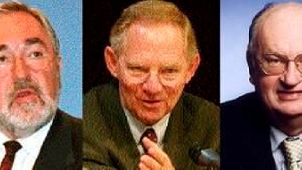 Einsatz für das Prinzip der Freiberuflichkeit: BFB-Präsident Oesingmann, CDU/CSU-Fraktionsvize Schäuble, BZÄK-Consiliumsvorsitzender Tiemann (v.l.n.r.).