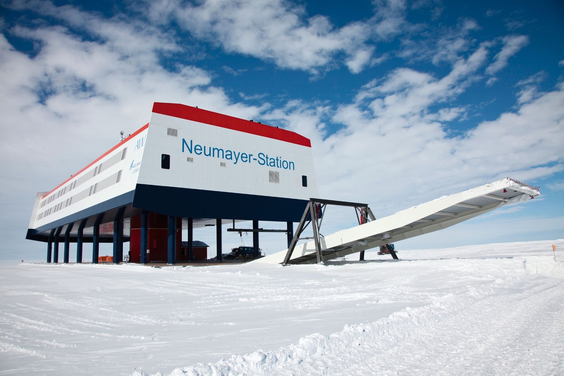 Die deutsche Forschungsstation Neumayer-Station III in der Antarktis. The german polar research centre Neumayer-Station III in the Antarctica