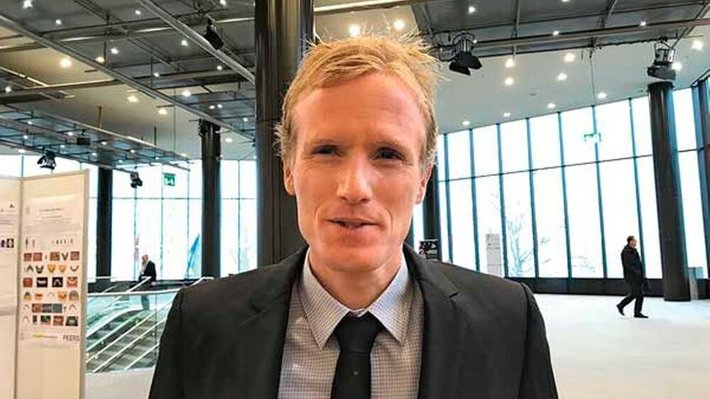Prof. Dr. Frank Schwarz wird neuer Leiter der Poliklinik für Zahnärztliche Chirurgie und Implantologie am Carolinum in Frankfurt am Main.