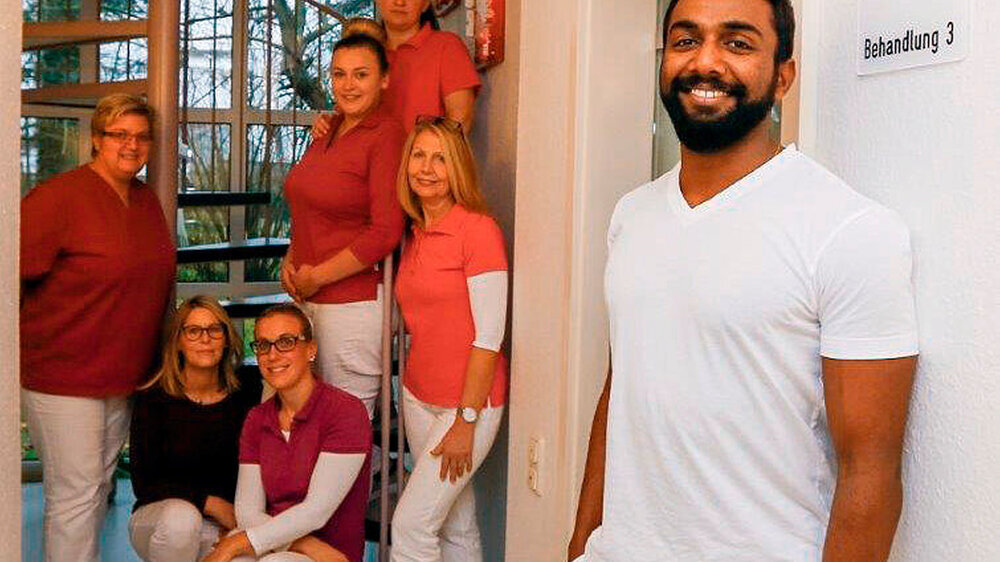 2013 kam Yuvaraj Jothikrishnan aus Südindien nach Deutschland. Heute, mit 34 Jahren, ist er seit einem Jahr Chef einer Zahnarztpraxis in Neustadt, Hessen. Damit hatte er nicht gerechnet!\r\n